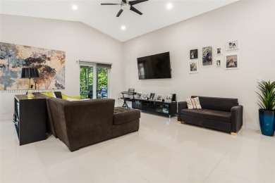 Location!! Just listed in Weston. Beautiful 2- Bedrooms on Bonaventure Country Club in Florida - for sale on GolfHomes.com, golf home, golf lot