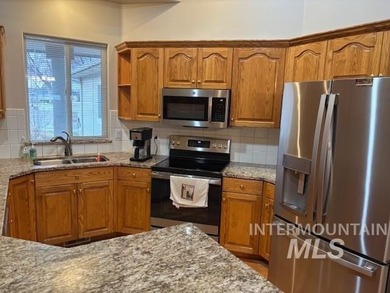 This is a great single-Level 3 bedroom, 2 bath townhome.  In a on Lakeview Golf Club in Idaho - for sale on GolfHomes.com, golf home, golf lot