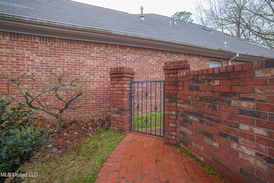 Adorable 3BR/2BA Home in Desirable Castlewoods Subdivision! on Castlewoods Golf Club in Mississippi - for sale on GolfHomes.com, golf home, golf lot