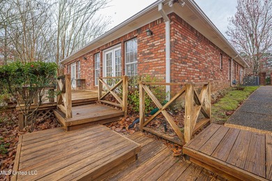 Adorable 3BR/2BA Home in Desirable Castlewoods Subdivision! on Castlewoods Golf Club in Mississippi - for sale on GolfHomes.com, golf home, golf lot