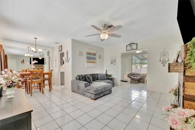 Charming fully furnished Bradenton home featuring 2 bedrooms, 1 on Bradenton Country Club in Florida - for sale on GolfHomes.com, golf home, golf lot