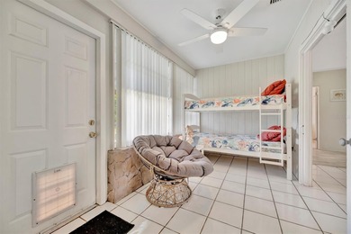 Charming fully furnished Bradenton home featuring 2 bedrooms, 1 on Bradenton Country Club in Florida - for sale on GolfHomes.com, golf home, golf lot