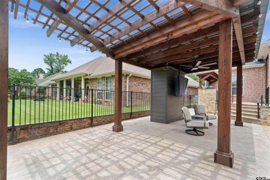 Exquisite, effortless design plus total home remodel in 2023 on Oak Hurst Golf Course in Texas - for sale on GolfHomes.com, golf home, golf lot