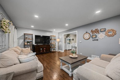 Welcome to Old Williamsburg!  This fully remodeled 4-bedroom, 2 on Bartlett Hills Golf Club in Illinois - for sale on GolfHomes.com, golf home, golf lot