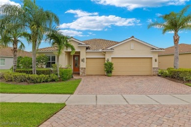 Step into the spacious Foyer of this 3BR + Den 3 BA Cameron on The Plantation Golf and Country Club in Florida - for sale on GolfHomes.com, golf home, golf lot