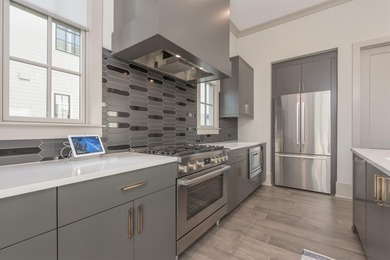 LOCATION -LOCATION -LOCATION! Experience exceptional lake living on Reynolds Lake Oconee - The Oconee in Georgia - for sale on GolfHomes.com, golf home, golf lot