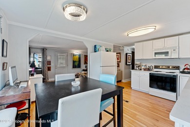 Welcome to this beautifully renovated 2-bedroom, 1.5-bath home on High Point Golf Club, Inc. in Florida - for sale on GolfHomes.com, golf home, golf lot