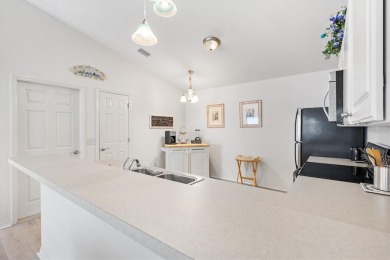 TURNKEY! MINUTES to Brownwood Paddock Square for shopping on Pennbrooke Fairways in Florida - for sale on GolfHomes.com, golf home, golf lot