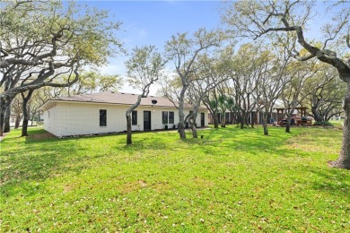 Welcome to this charming home on the 6th Fairway, in the sought on Rockport Country Club in Texas - for sale on GolfHomes.com, golf home, golf lot