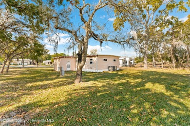 Welcome to this beautifully renovated 2-bedroom, 1.5-bath home on High Point Golf Club, Inc. in Florida - for sale on GolfHomes.com, golf home, golf lot