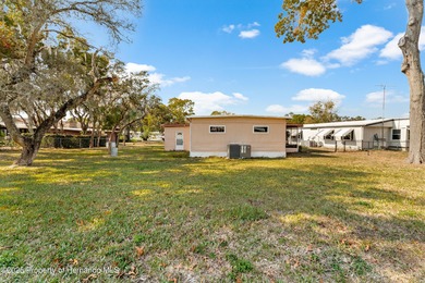 Welcome to this beautifully renovated 2-bedroom, 1.5-bath home on High Point Golf Club, Inc. in Florida - for sale on GolfHomes.com, golf home, golf lot