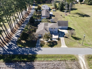 Welcome to a stunning entertainer's paradise! This beautiful on  in North Carolina - for sale on GolfHomes.com, golf home, golf lot