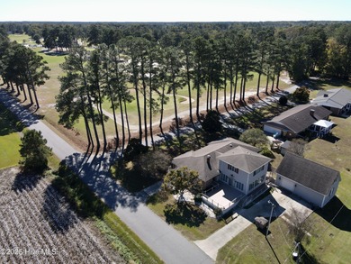 Welcome to a stunning entertainer's paradise! This beautiful on  in North Carolina - for sale on GolfHomes.com, golf home, golf lot