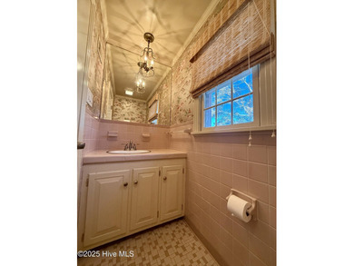 Welcome to a stunning entertainer's paradise! This beautiful on Roanoke Country Club in North Carolina - for sale on GolfHomes.com, golf home, golf lot