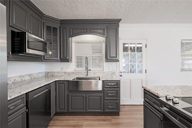 Tucked away on a quiet, dead-end street in the heart of on Dubsdread Golf Course in Florida - for sale on GolfHomes.com, golf home, golf lot