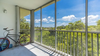 Spacious and bright 3 bedrooms 2 bathrooms condo located in the on Palm-Aire Country Club and Resort - Palms in Florida - for sale on GolfHomes.com, golf home, golf lot