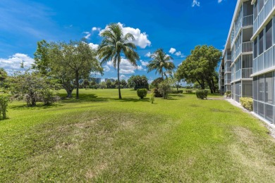 Spacious and bright 3 bedrooms 2 bathrooms condo located in the on Palm-Aire Country Club and Resort - Palms in Florida - for sale on GolfHomes.com, golf home, golf lot