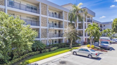 Spacious and bright 3 bedrooms 2 bathrooms condo located in the on Palm-Aire Country Club and Resort - Palms in Florida - for sale on GolfHomes.com, golf home, golf lot