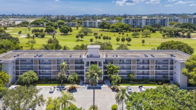 Spacious and bright 3 bedrooms 2 bathrooms condo located in the on Palm-Aire Country Club and Resort - Palms in Florida - for sale on GolfHomes.com, golf home, golf lot