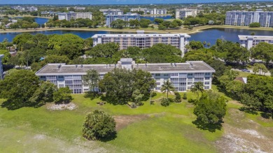 Spacious and bright 3 bedrooms 2 bathrooms condo located in the on Palm-Aire Country Club and Resort - Palms in Florida - for sale on GolfHomes.com, golf home, golf lot