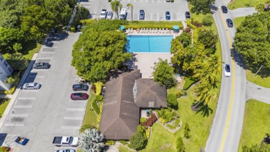 Spacious and bright 3 bedrooms 2 bathrooms condo located in the on Palm-Aire Country Club and Resort - Palms in Florida - for sale on GolfHomes.com, golf home, golf lot