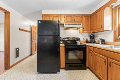 First time on the Market -ONE OWNER- PRIME Pine Hill Road on Cape Neddick Country Club in Maine - for sale on GolfHomes.com, golf home, golf lot