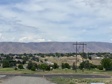 This is it! The lot you have been searching for. Over an ACRE of on Quail Ridge Golf Course in Washington - for sale on GolfHomes.com, golf home, golf lot