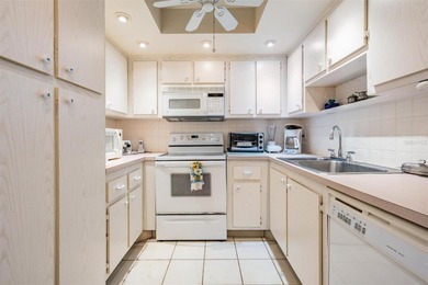 Opportunity knocks! Top-floor fully furnished split 2-bedroom, 2 on The Dunedin Country Club in Florida - for sale on GolfHomes.com, golf home, golf lot