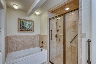 Townhome for sale in Horseshoe Bay West. Just a golf cart ride on Apple Rock Golf Course - Horseshoe Bay in Texas - for sale on GolfHomes.com, golf home, golf lot