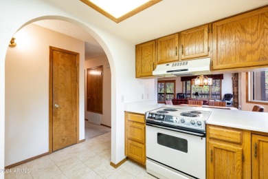 Welcome to this rare 3 bedroom, 2 bath single level townhome in on Continental Country Club in Arizona - for sale on GolfHomes.com, golf home, golf lot