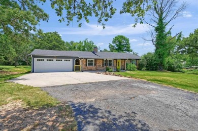 You can't beat this newly renovated home located on a very on Lake Kiowa Golf Course in Texas - for sale on GolfHomes.com, golf home, golf lot