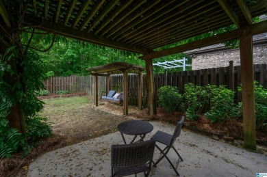 This beautifully maintained 3-bedroom, 3-bath home is located in on Robert Trent Jones - Oxmoor Valley Golf Course in Alabama - for sale on GolfHomes.com, golf home, golf lot