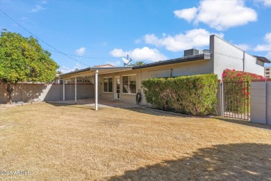 AMAZING SINGLE LEVEL, CORNER LOT, 2 BEDROOM, 2 BATHROOM HOME IN on Scottsdale Shadows in Arizona - for sale on GolfHomes.com, golf home, golf lot