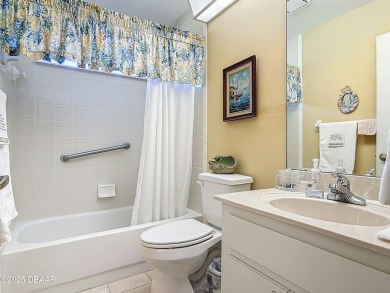 Lovely 3-bedroom, 2-bath home in a desirable golf community. The on Hidden Lakes Golf Club in Florida - for sale on GolfHomes.com, golf home, golf lot