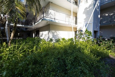 Corner condo located in the heart of Plantation. This spacious on  in Florida - for sale on GolfHomes.com, golf home, golf lot