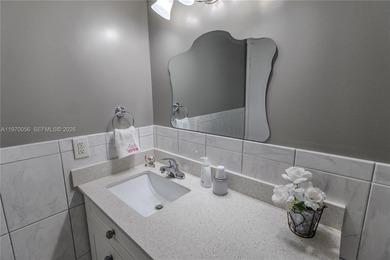 Corner condo located in the heart of Plantation. This spacious on  in Florida - for sale on GolfHomes.com, golf home, golf lot