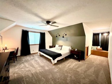 Welcome to this gorgeous home located on 1.16 acres!  This on Holiday Island Golf Course in Arkansas - for sale on GolfHomes.com, golf home, golf lot