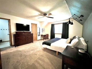 Welcome to this gorgeous home located on 1.16 acres!  This on Holiday Island Golf Course in Arkansas - for sale on GolfHomes.com, golf home, golf lot