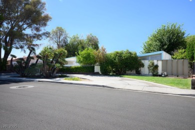 Would you like to live in one of Las Vegas' premier historic on Las Vegas National Golf Club in Nevada - for sale on GolfHomes.com, golf home, golf lot