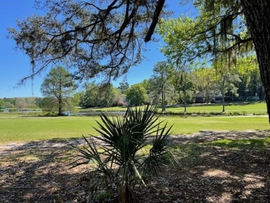 2Bed/1bath Quad overlooking Hilamin Golf Course several long on Hilaman Park Golf Course in Florida - for sale on GolfHomes.com, golf home, golf lot