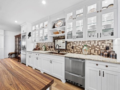 Perfectly positioned on Sarasota Bay at the southern end of on Links on Longboat Golf Club in Florida - for sale on GolfHomes.com, golf home, golf lot