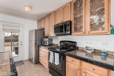 Lovely 2-bedroom, 2 full bath home in the sought-after Sun City on PalmBrook Country Club in Arizona - for sale on GolfHomes.com, golf home, golf lot