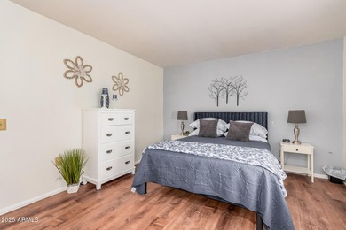 Lovely 2-bedroom, 2 full bath home in the sought-after Sun City on PalmBrook Country Club in Arizona - for sale on GolfHomes.com, golf home, golf lot