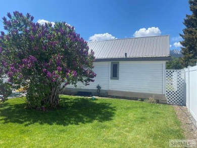 Attractive home in a great location in Mackay, ID. This charming on River Park Golf Course and RV Pk in Idaho - for sale on GolfHomes.com, golf home, golf lot