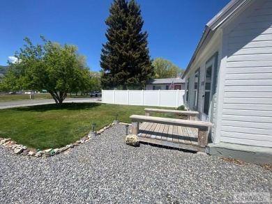 Attractive home in a great location in Mackay, ID. This charming on River Park Golf Course and RV Pk in Idaho - for sale on GolfHomes.com, golf home, golf lot