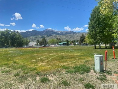 Attractive home in a great location in Mackay, ID. This charming on River Park Golf Course and RV Pk in Idaho - for sale on GolfHomes.com, golf home, golf lot