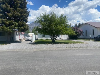 Attractive home in a great location in Mackay, ID. This charming on River Park Golf Course and RV Pk in Idaho - for sale on GolfHomes.com, golf home, golf lot