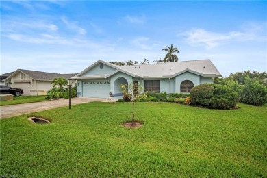 CUSTOM HOME BUILT BY THOMAS GALT HOMES. WIDE OPEN GREAT ROOM on Fountain Lakes Community Golf Course in Florida - for sale on GolfHomes.com, golf home, golf lot