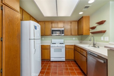 Looking for a condo with a superb floorplan and a comforting on Sun Lakes Country Club in California - for sale on GolfHomes.com, golf home, golf lot