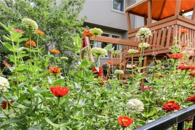 Beautiful 5 Bed/4.5 Bath Former Model in Popular Chapel Hill on Heritage Park Golf Course in Kansas - for sale on GolfHomes.com, golf home, golf lot